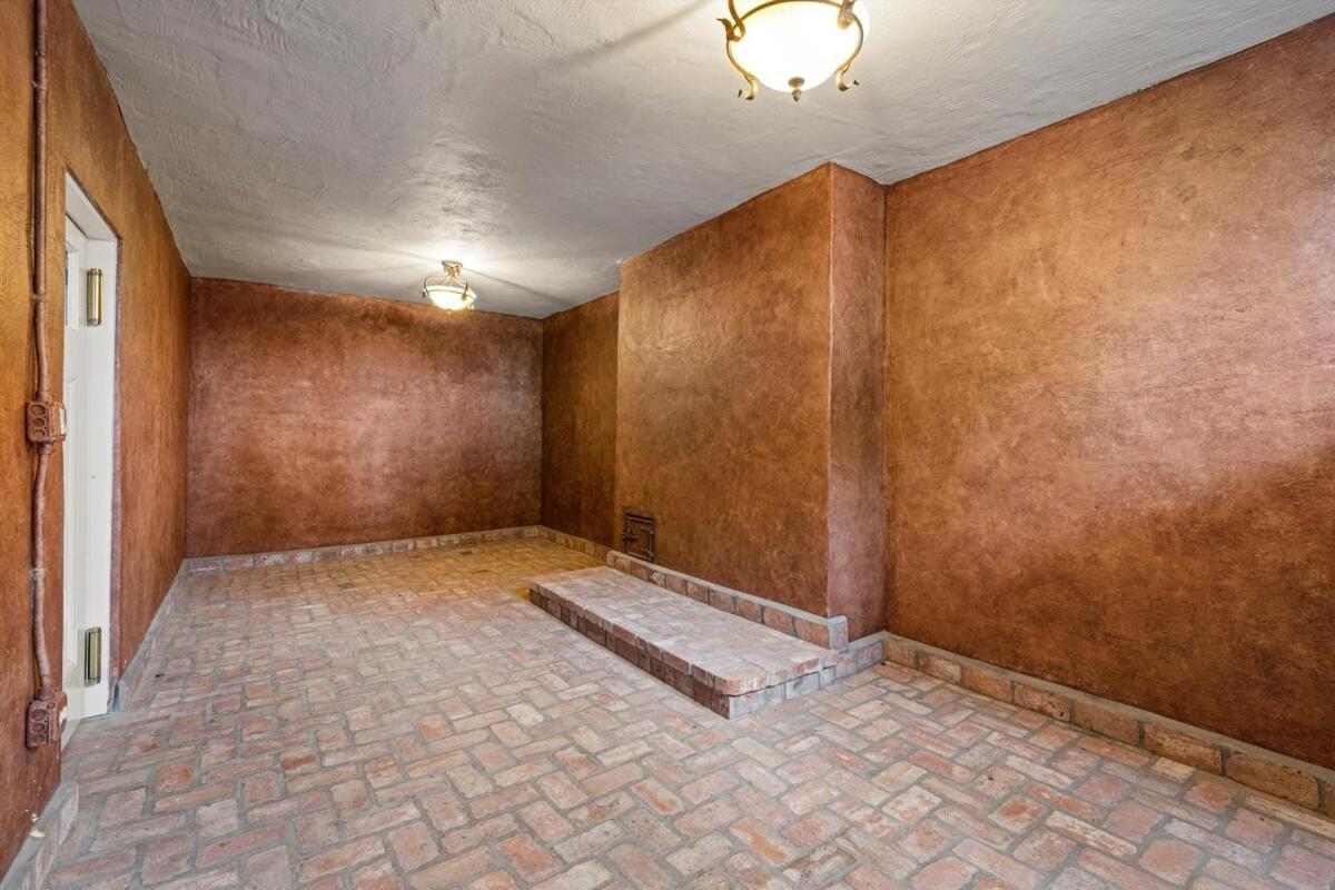 Historic Migel House In Downtown Waco Exterior photo